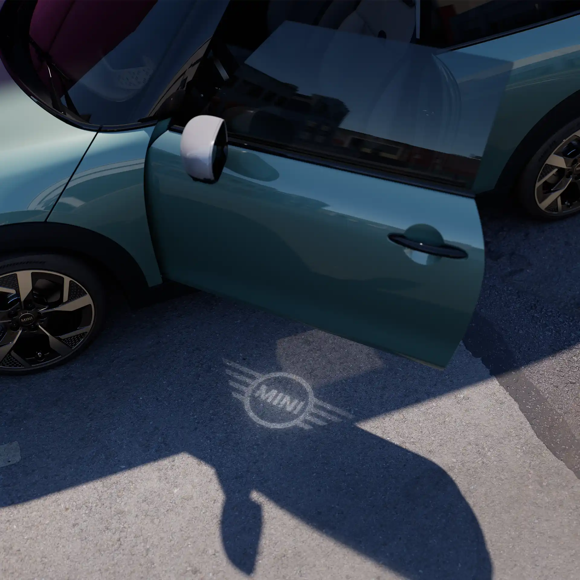 MINI Cooper 3-Door - Door projection