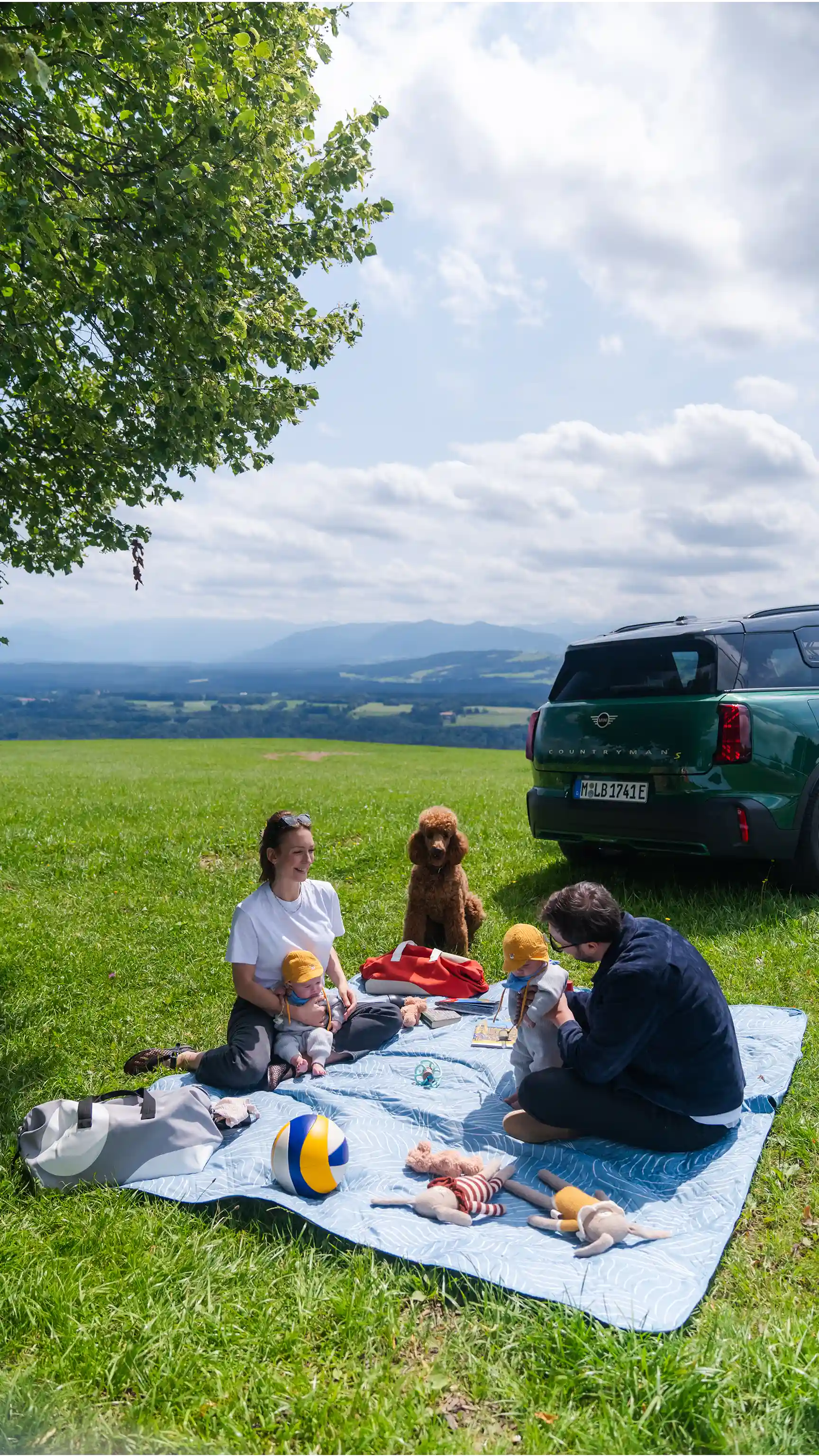 All-Electric MINI Countryman - Family
