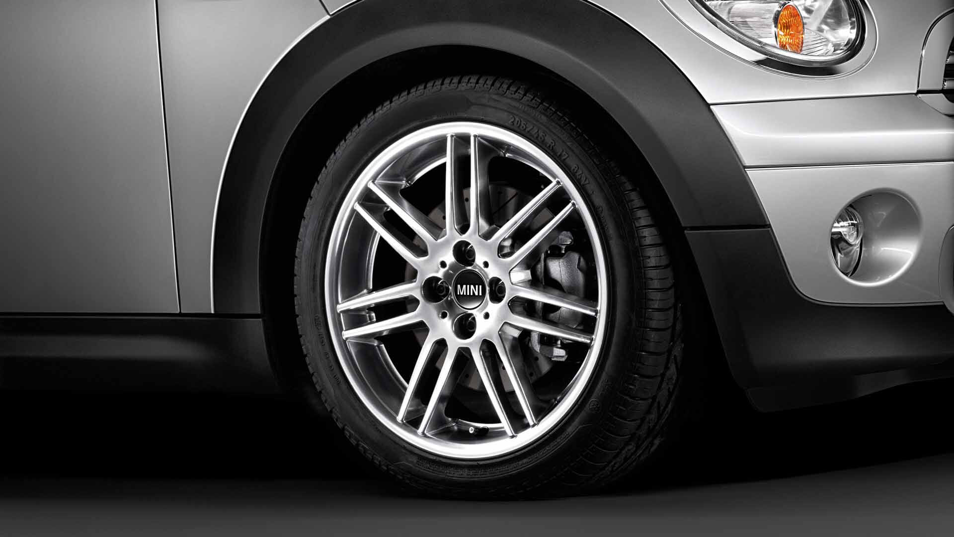 MINI light alloy wheel Double Spoke R99 in Silver