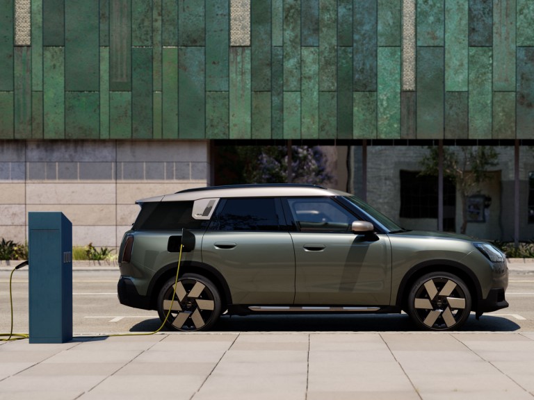 MINI Electromobility - savings - benefits
