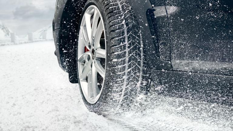 image of a MINI Tyre in Snow