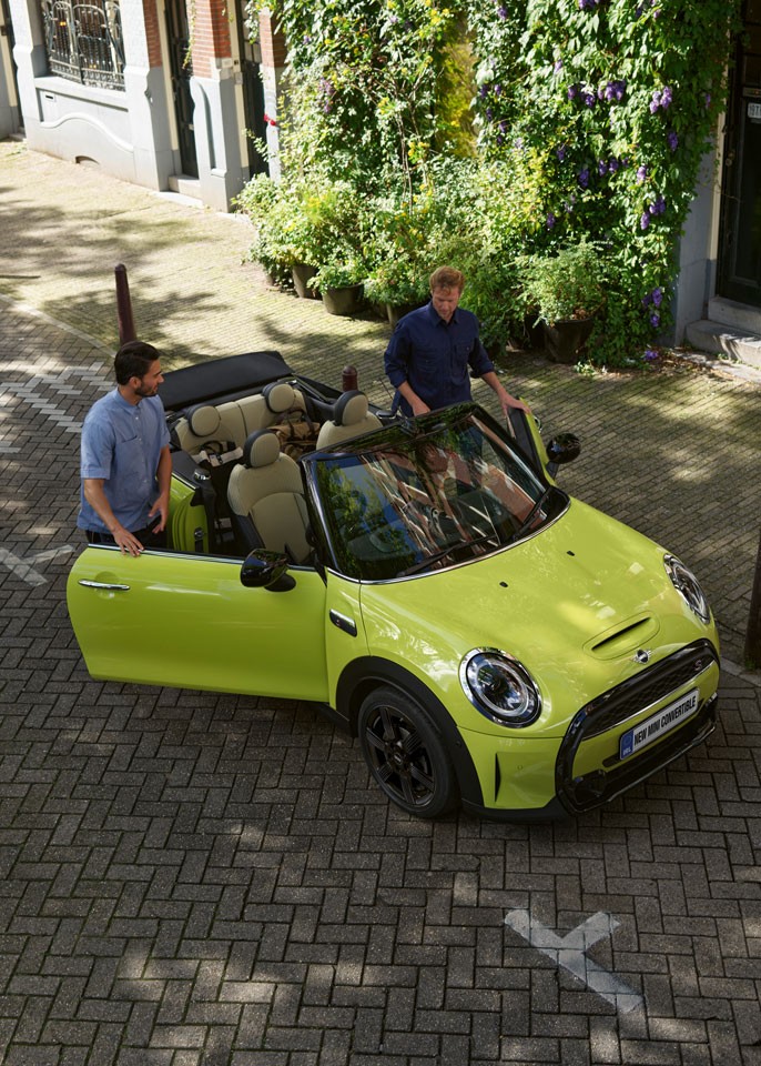 Image of the new MINI Convertible.