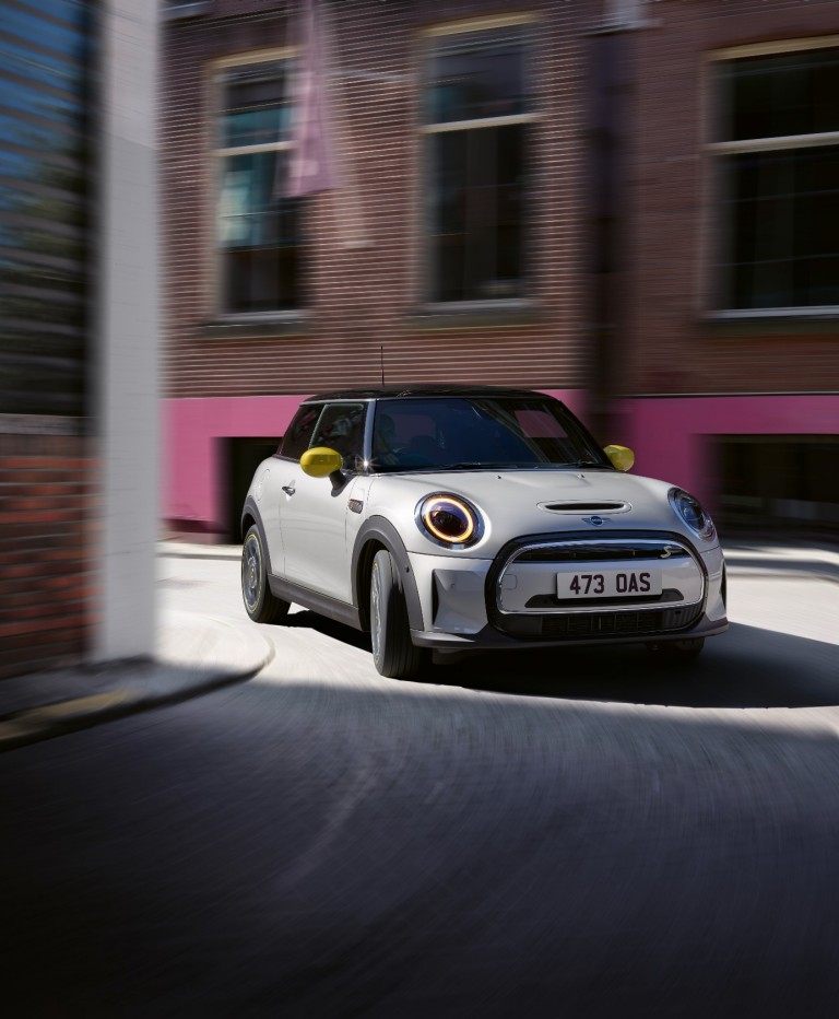 MINI Electric wins Sunday Times Motor Awards 2020
