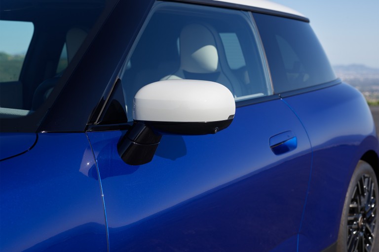 MINI all-electric - exterior gallery - mirror