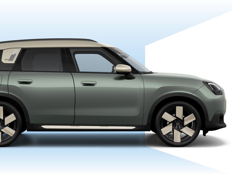 All-electric MINI Countryman - dimensions – parks and garages