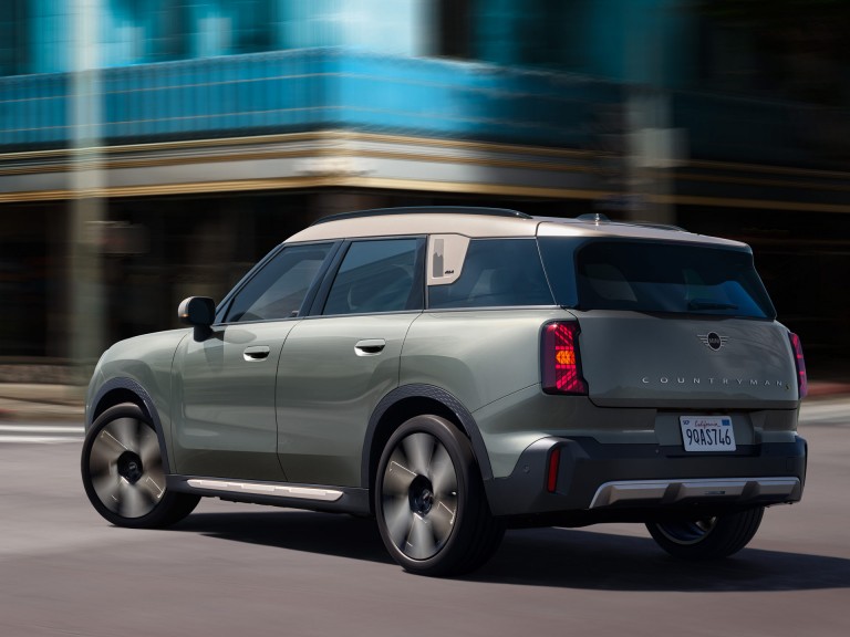 All-electric MINI Countryman - driving experience - Agility