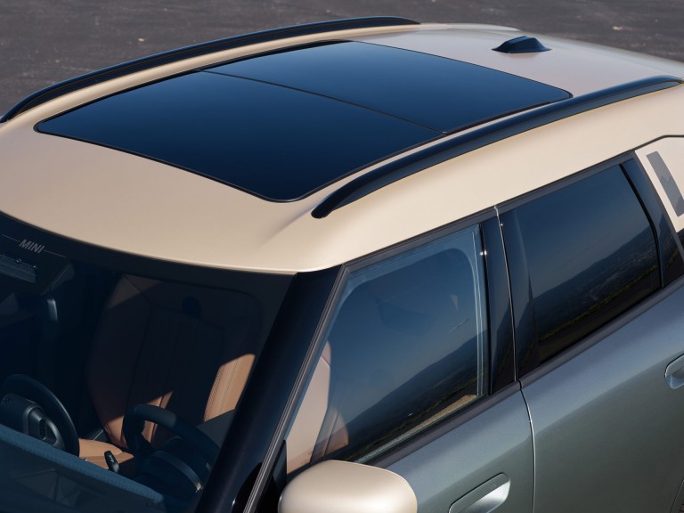 All-electric MINI Countryman - exterior - sunroof