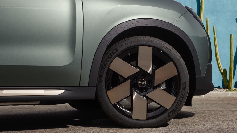 All-electric MINI Countryman - exterior - gallery - 04