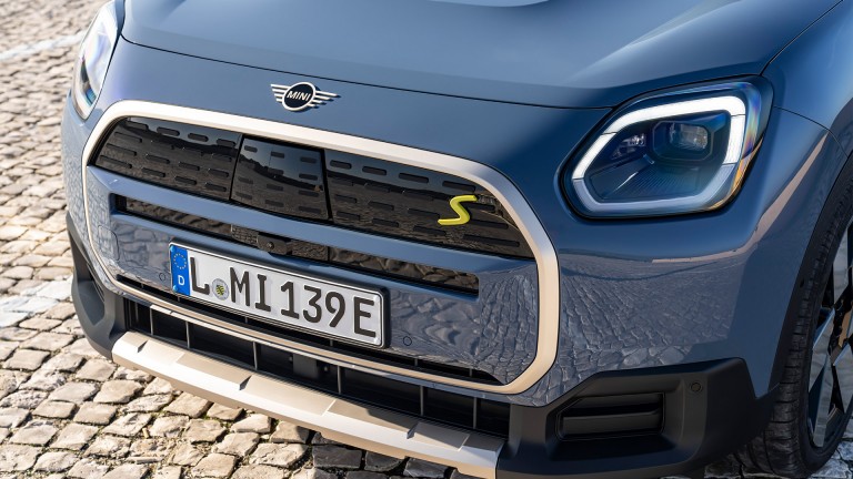 all-electric MINI Countryman front grill