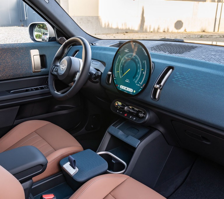 all-electric MINI Countryman dash