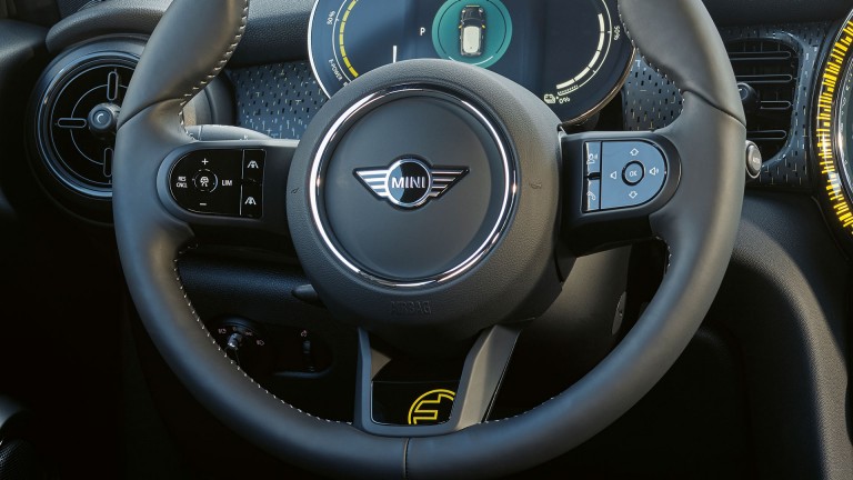 MINI 3-door Cooper SE – steering wheel – nappa leather